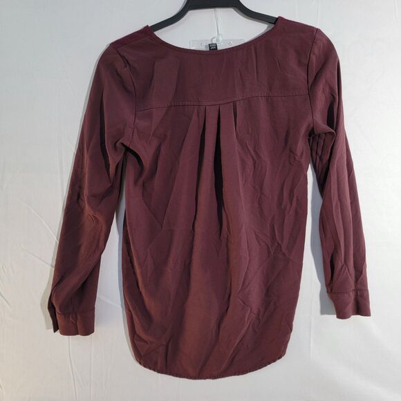 Ann Taylor Petite Red Shirt V Neck Long Sleeve Curved Hem Knit Women's Size XSP - Picture 3 of 9